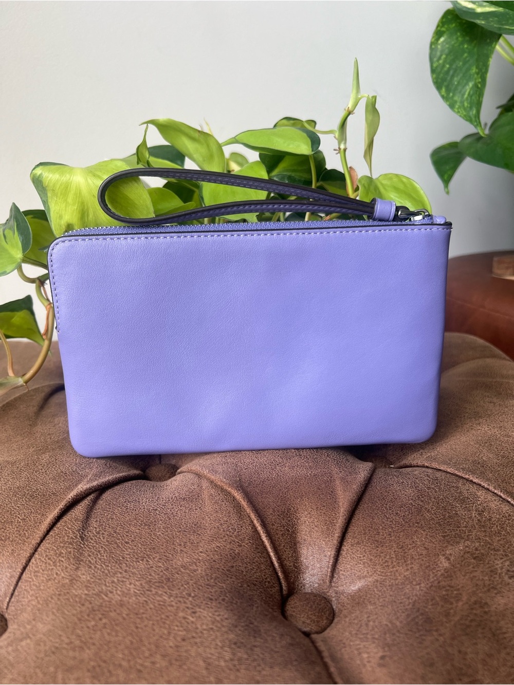 Coach Violet Leather Large Corner Zip Wristlet Style CR392 - Picture 3 of 10